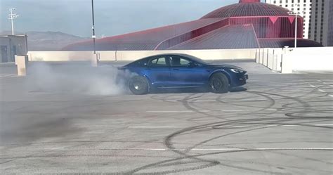 Tesla Model S Plaid Track Mode Tested: Hits 173-MPH, Does Insane Donuts ...