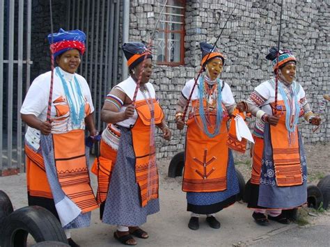 Cape by Design Tours: Xhosa Women delight in Traditional Dress | Xhosa ...