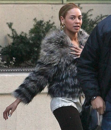 Pictures of Beyonce Leaving Her NYC Home in a Fur Jacket | POPSUGAR ...