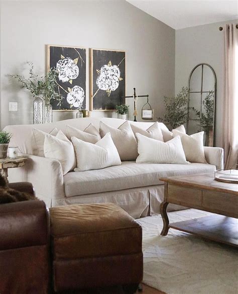 24 Gorgeous French Country Sofas for Your Living Room