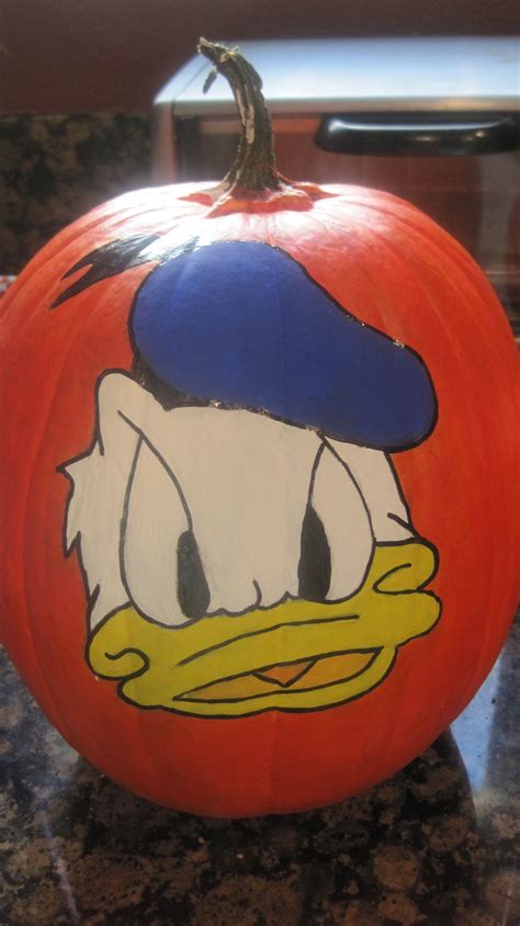 hand painted donald duck pumpkin #HandPainteddonaldduckpumpkin, # ...