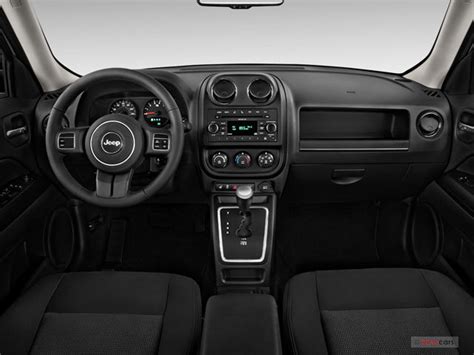 2016 Jeep Patriot: 46 Interior Photos | U.S. News