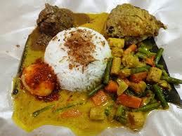 Nasi Padang Indonesian Dish from West Sumatra Food Recipe | MindaTour.com