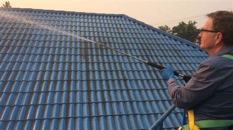 Gentle Long Lasting Metal Roof Cleaning