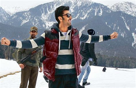 Ranbir Kapoor shooting Yeh Jawani Hai Deewani song in Kashmir