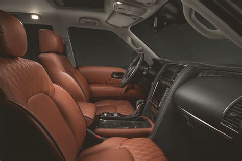 Top Performance Magazine NISSAN_PATROL_Interior_Roominess crop