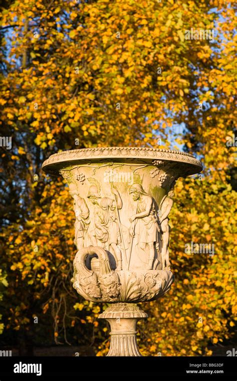 Kew Gardens In Autumn Stock Photo - Alamy