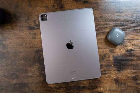 Apple iPad Pro (2022) review: bump the chip - The Verge