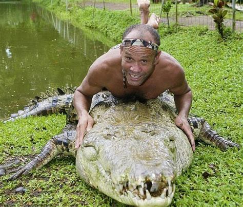 Pet Crocodile (5 pics)