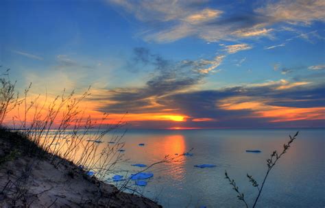 Sunset, Lake Superior, Michigan, USA | Pictured rocks national ...