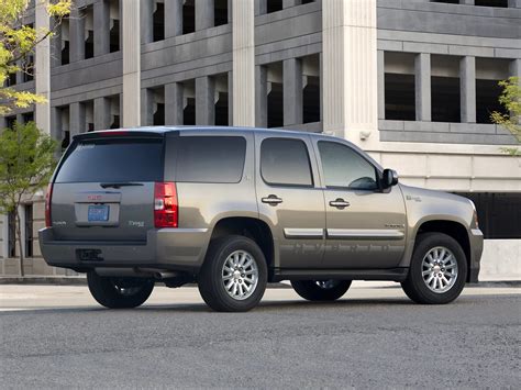 GMC Yukon Hybrid - Information and photos - MOMENTcar