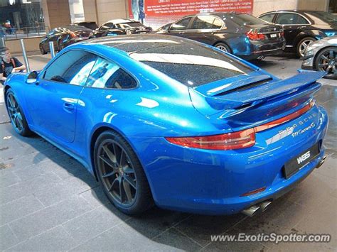 Porsche 911 spotted in Kuala Lumpur, Malaysia on 04/20/2014, photo 2