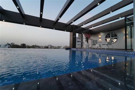 50 hotels in delhi with Private pool