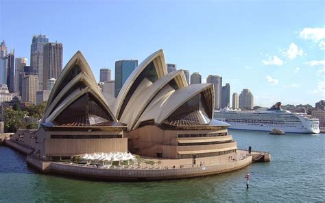 Sydney Opera House in Sydney, Australia | Tourist Destinations