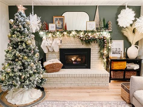 Whimsical Holiday Fireplace Decor Ideas - Sprucing Up Mamahood