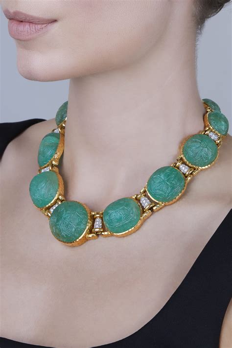 David Webb Carved Emerald & Diamond Necklace - Eleuteri