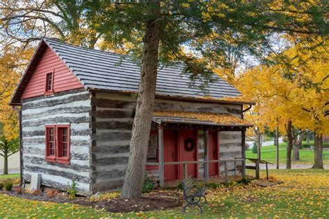 20 Amazing Amish Log Cabin Kits - clotheslinetinyhomes.com