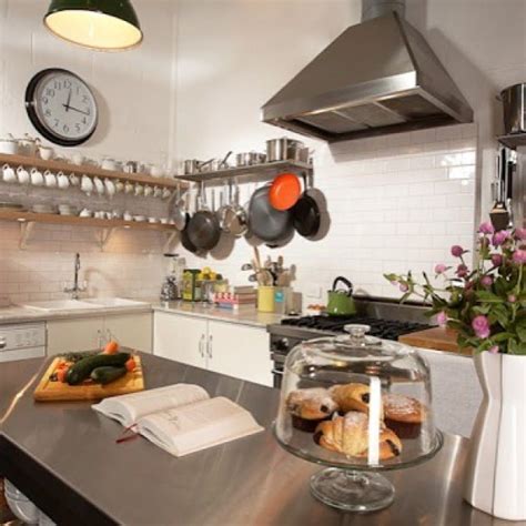 Stainless Steel Kitchen Countertops - All Pros and Cons