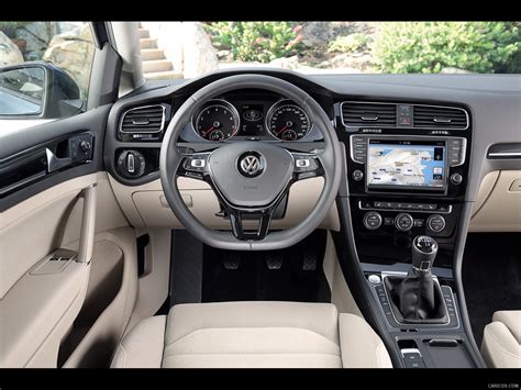 2013 Volkswagen Golf 7 (vii) - Interior | Caricos