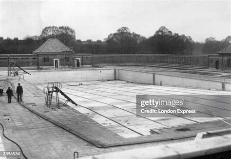 193 Victoria Park Swimming Pool Stock Photos, High-Res Pictures, and ...