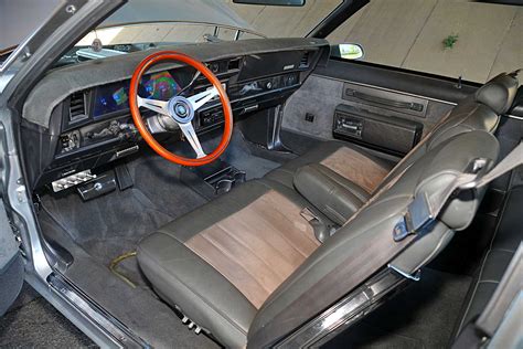 1985 Chevrolet Caprice interior - Lowrider