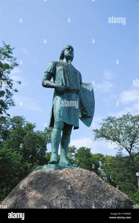 Leif Erikson (Leif Ericson) statue in Humboldt Park, Chicago, Illinois ...