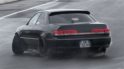 Toyota Mark II JZX100 Drifting On Track & Sound - YouTube