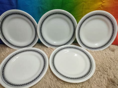 Pyrex plate (5pcs) on Carousell