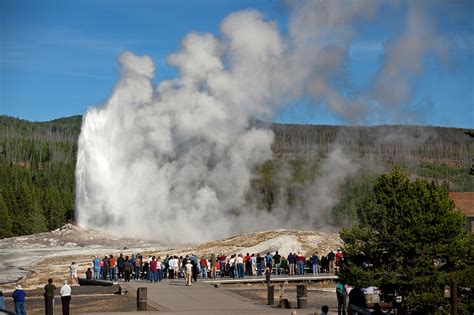 Old Faithful Geyser - WorldAtlas