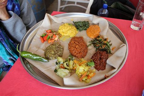 Ethiopian Vegetarian Food - How to Eat Healthy (and Delicious) in Ethiopia