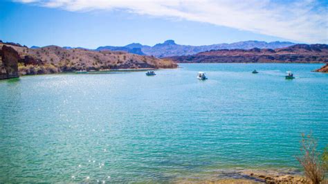 One Page Guide to Lake Havasu, Arizona - Getaway Couple