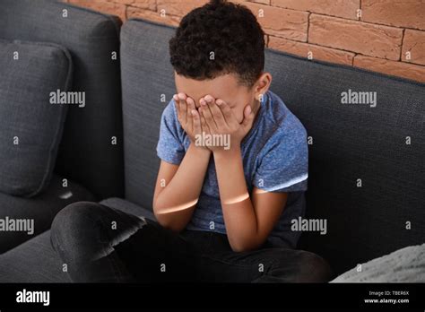 African Boy Crying Stock Photos & African Boy Crying Stock Images - Alamy