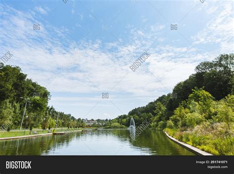 Curiacul Lake Park Image & Photo (Free Trial) | Bigstock