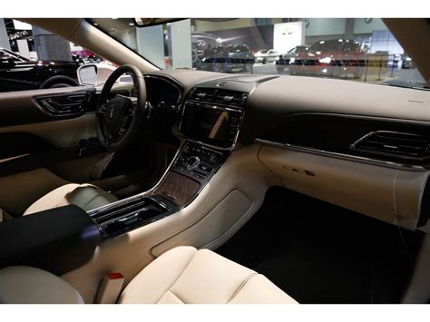 2020 Lincoln Continental: 63 Interior Photos | U.S. News