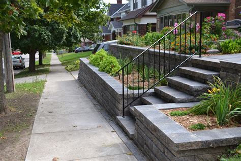 Retaining Walls - Pavestone