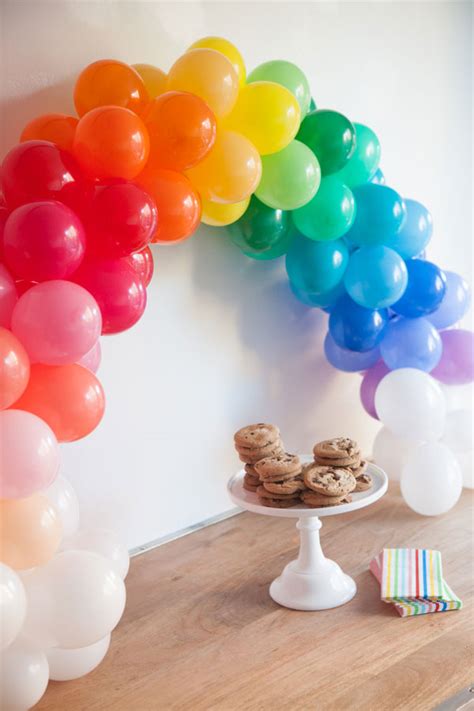 Easy DIY Rainbow Balloon Arch – Party Ideas