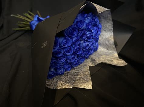 Blue Rose Bouquet by Blue House Flowers