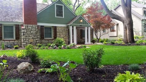 45 Craftsman House Landscaping Ideas (Photos) - Homeporio