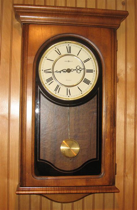 AntiqueOyster: Howard Miller Westminster Chimes Pendulum Wall Clock