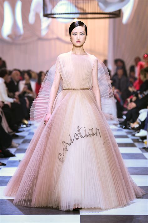 Dior Brings Couture to Chinese Fans [PHOTOS]