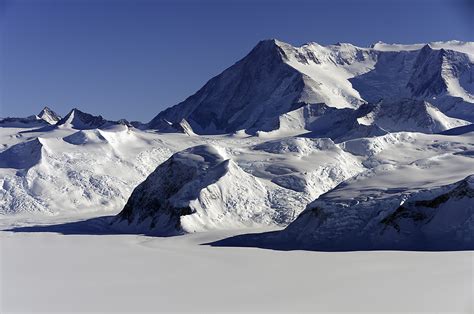 Ellsworth Mountains in Antarctica - Ellsworth Mountains in Antarctica