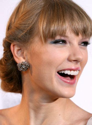 Taylor Swift Smile