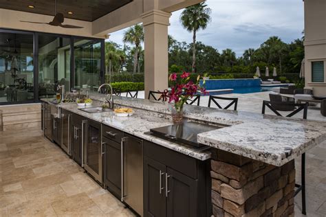 How to Design a Contemporary Outdoor Kitchen