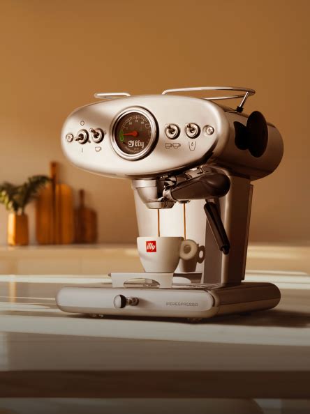 illy Caffè – Enjoy our coffee