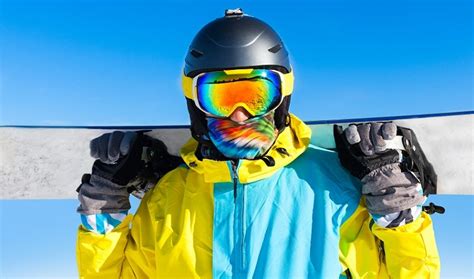 The 7 Best Snowboard Helmets - [2021 Reviews]