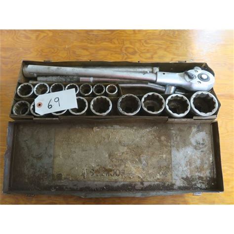 Large Socket wrench set with metal case - Schmalz Auctions