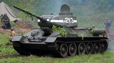 Russian T-34 (T34) Battle Tanks of the World War II in action | HubPages