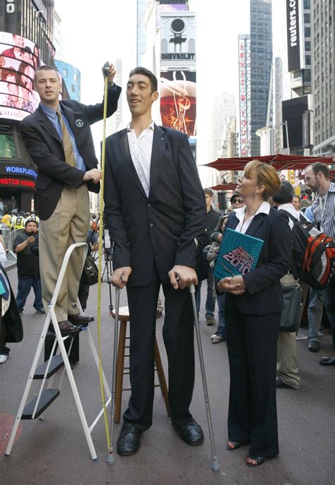 Who Is The Tallest Living Man? Discover The Record Holder's Life And ...