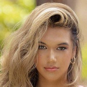 Keilahni Dixon - Age, Family, Bio | Famous Birthdays