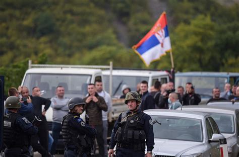 Serbia deploys troops along Kosovo border as tensions soar | Daily Sabah